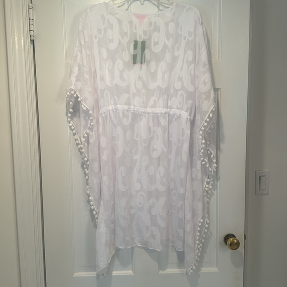 Lilly Pulitzer - Picture 2 of 3